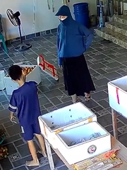 Mẹ hóa thân ninja kiểm tra kỹ năng bán hàng con trai và cái kết cười xỉu