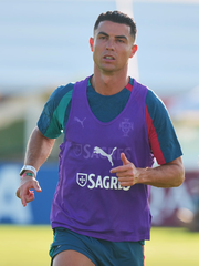 Ronaldo và tuyển Bồ Đào Nha đeo vòng tay tưởng nhớ Diogo Jota ở World Cup 2026