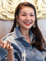 Thanh Hằng: 'Hiếm mẫu 70 tuổi đi catwalk, nhưng điện ảnh cần gừng già'