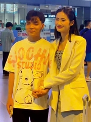 Động thái của hoa hậu Ý Nhi và bạn trai yêu 9 năm gây xôn xao