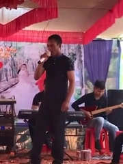 Chàng trai hát 'Miyahee' được dân mạng chấm điểm 10 vì độ tự tin