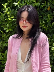 Hoàng Thùy Linh dạo này lạ quá