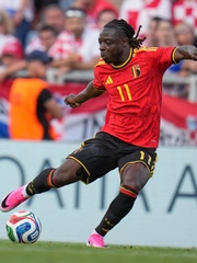 Tranh cãi chuyện sao tuyển Bỉ muốn bỏ World Cup để chăm vợ sinh