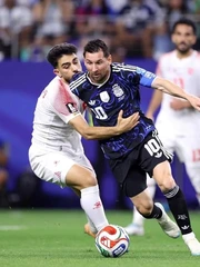 Bị loại khỏi World Cup, cầu thủ Jordan rủ nhau 'check in' với Messi