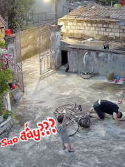 Cú diễn xuất 'đỉnh nóc kịch trần' của ông bố làm con trai hoảng hồn