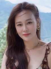 Diễn viên Phương Oanh dần cởi mở sau biến cố gia đình