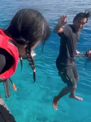 Hướng dẫn viên ngơ ngác với vị khách độc lạ