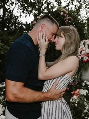 Rác ngoài đám cưới Taylor Swift cũng thành hàng hot