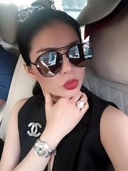 Đếm hột xoàn giải sầu và két sắt 'quá tải' vì kim cương của mỹ nhân Việt