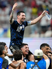 Messi không ghi bàn, vẫn vượt Mbappe ở cuộc đua vua phá lưới