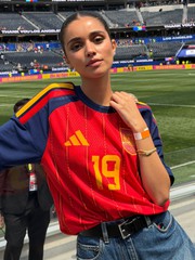 Bạn gái Yamal 'than khổ' vì trận chung kết World Cup