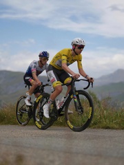 Chặng cuối Tour de France bị rút ngắn vì cháy rừng