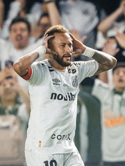 Giữa 'tâm bão', Neymar lại dính vạ miệng