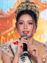 Thí sinh Việt Nam thi Miss Earth 2026 gây tò mò vì 'không giỏi làm nghề showbiz'