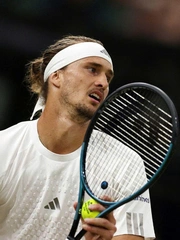 Trận đấu Wimbledon bị hoãn để tránh làm ồn lúc đêm khuya