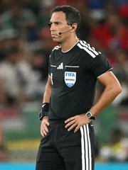 Tranh cãi vì tổ trọng tài Argentina bắt trận tứ kết World Cup của Pháp