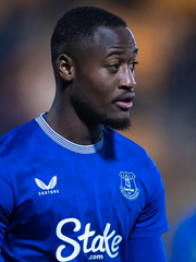 Sự nghiệp sao trẻ Everton chao đảo vì mê cá cược