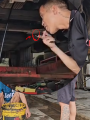 Chàng trai bị ông anh cho ăn cú lừa nếm thử nhớt ô tô