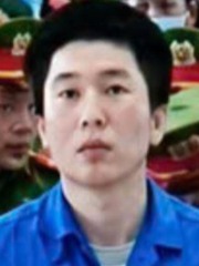 Hình ảnh ca sĩ Chi Dân tại tòa đang viral là sản phẩm của AI