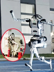 Robot hình người chạy nhanh hơn Usain Bolt rồi 'ôm tủ điện'