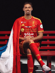 Tiền vệ gốc Indonesia bị Man City bán nhanh sang Saudi Arabia