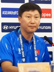 HLV Kim Sang Sik: Có lẽ tôi phải tắt điện thoại từ bây giờ