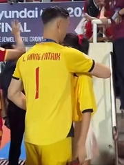 Lê Giang Patrik công khai tình cảm với MC Hoàng Oanh