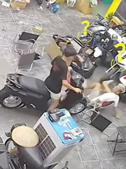 Thanh niên hú hồn với màn kiểm tra phanh xe SH của bạn