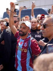 Sân bay Thổ Nhĩ Kỳ suýt ‘vỡ trận’ vì Mohamed Salah
