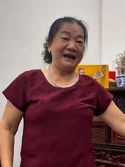 Ăn xoài chua lè chua lét nhưng vẫn khen ngon vì tưởng quảng cáo