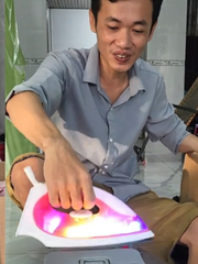 Độc lạ anh trai chế tạo bàn ủi nhưng không dùng để ủi đồ