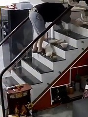 Mâm cơm chưa kịp ăn đã phải dọn