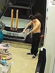 Anh chồng sợ ma và cô vợ thích trêu ghẹo