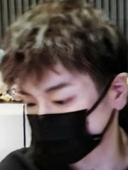 Nhận 'kèo' cởi khẩu trang, nam streamer giảm 30kg rồi lộ mặt