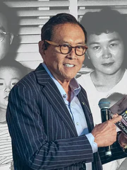 Tác giả ‘Cha giàu, cha nghèo’ giờ nợ như... 'chúa Chổm', thật không?