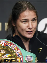 Katie Taylor: Từ ‘cậu bé’ đến nữ hoàng quyền anh
