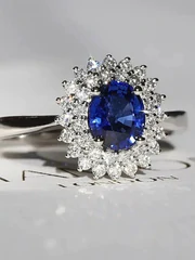 Sao Ngoại hạng Anh lo sốt vó vì hãng kim cương bị tấn công mạng