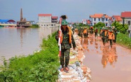 Lũ về, giữa hoạn nạn thấu hiểu thêm tình cảm đồng bào