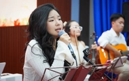 Học sinh đến bệnh viện hát, bệnh nhân nghẹn ngào 'như được ở bên người thân'