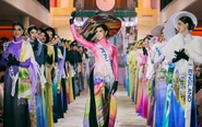 Hoa hậu quốc tế trình diễn 73 chiếc áo dài thủ công lộng lẫy trên du thuyền sông Sài Gòn