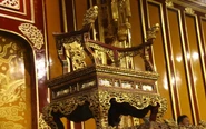 Vụ ngai vàng triều Nguyễn bị bẻ gãy: Bảo vệ di tích có được phép trang bị súng?