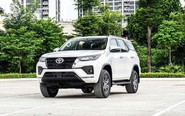 'Toyota Fortuner dù tốt vừa thiếu, chưa đủ lấy được khách của Everest'