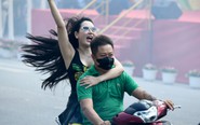 Nữ chiến sĩ công an xinh đẹp nhập vai 'girl phố' gây náo loạn hồ Gươm