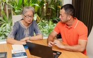 Người phụ nữ ngoài 70 vẫn mê dạy học