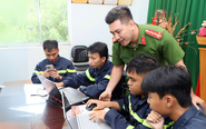 Clip phòng cháy chữa cháy, tháo dỡ chuồng cọp do AI tạo thu hút triệu view