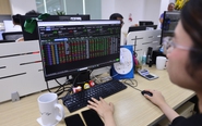 Thuế chứng khoán: Cần cân nhắc để không làm nản lòng nhà đầu tư