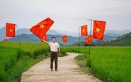 Con đường cờ đỏ giữa ruộng bậc thang Suối Lìn, điểm check-in mới ở Sơn La