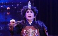 Ngàn khán giả hát mừng sinh nhật trong live show dài đến rạng sáng hôm sau của Kim Tử Long