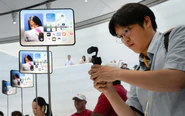 Đầu cơ gom sạch iPhone Duo, đẩy giá bán lại lên 5.000 USD?