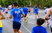Cưỡng ép con trai chạy marathon, người cha Trung Quốc trả giá